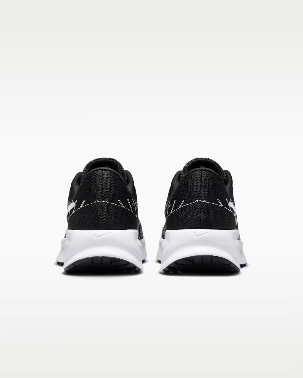 NIKE RUN DEFY BLACK/WHITE