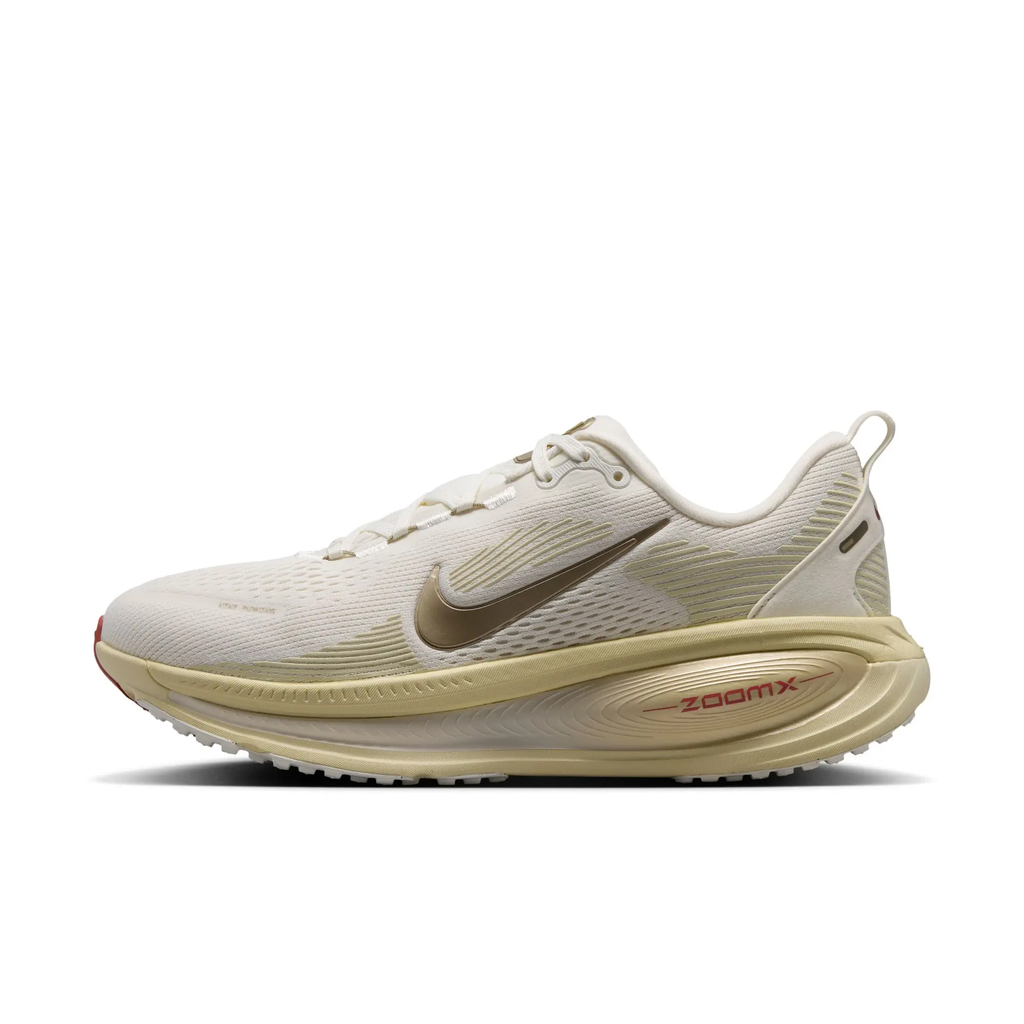 W NIKE VOMERO 18 BEIGE/GOLD MUJER