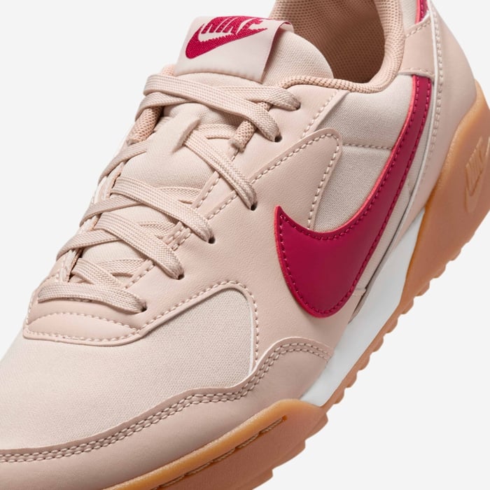 W NIKE TERRA MANTA BEIGE/NOBLE RED
