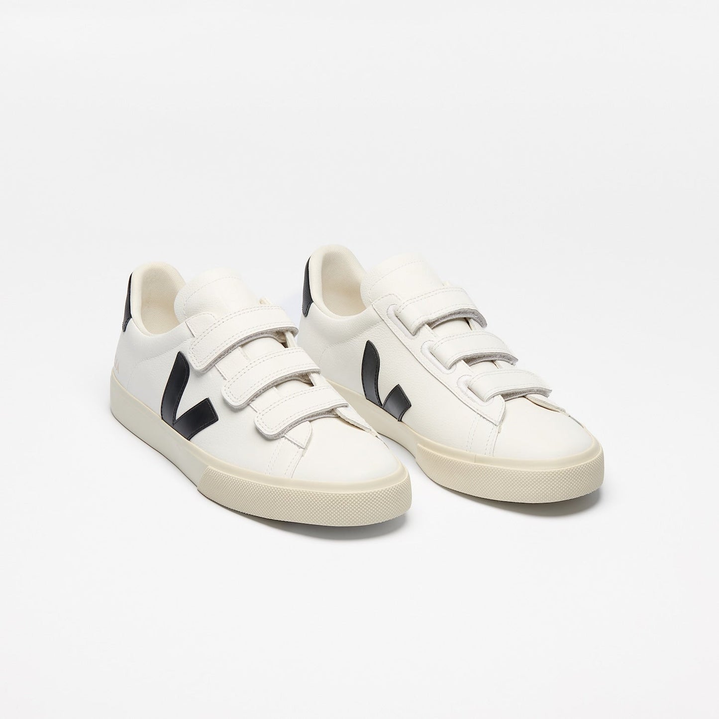 VEJA RECIFE CHROMEFREE LEATHER EXTRA WHITE/BLACK