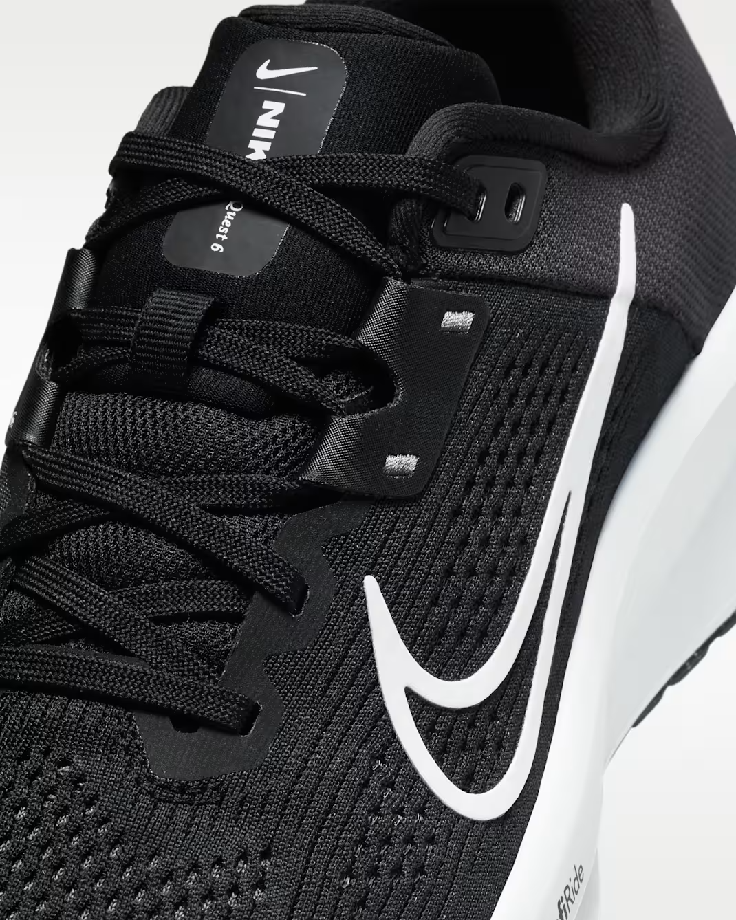 NIKE QUEST 6 BLACK/WHITE