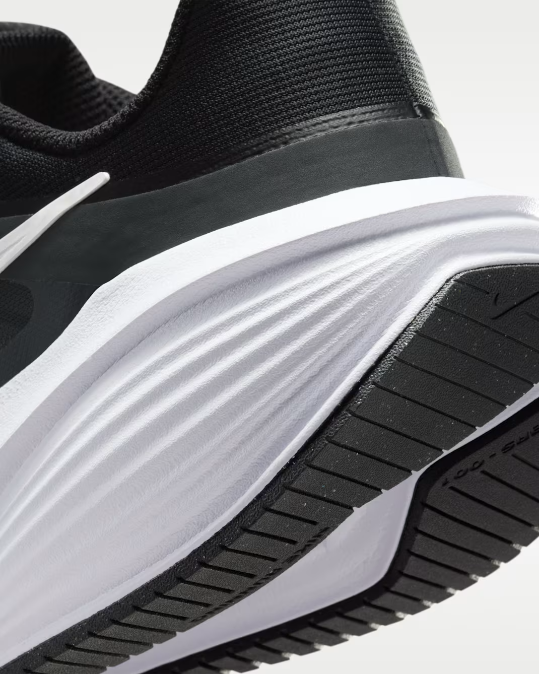 NIKE DOWNSHIFTER 14 BLACK/WHITE