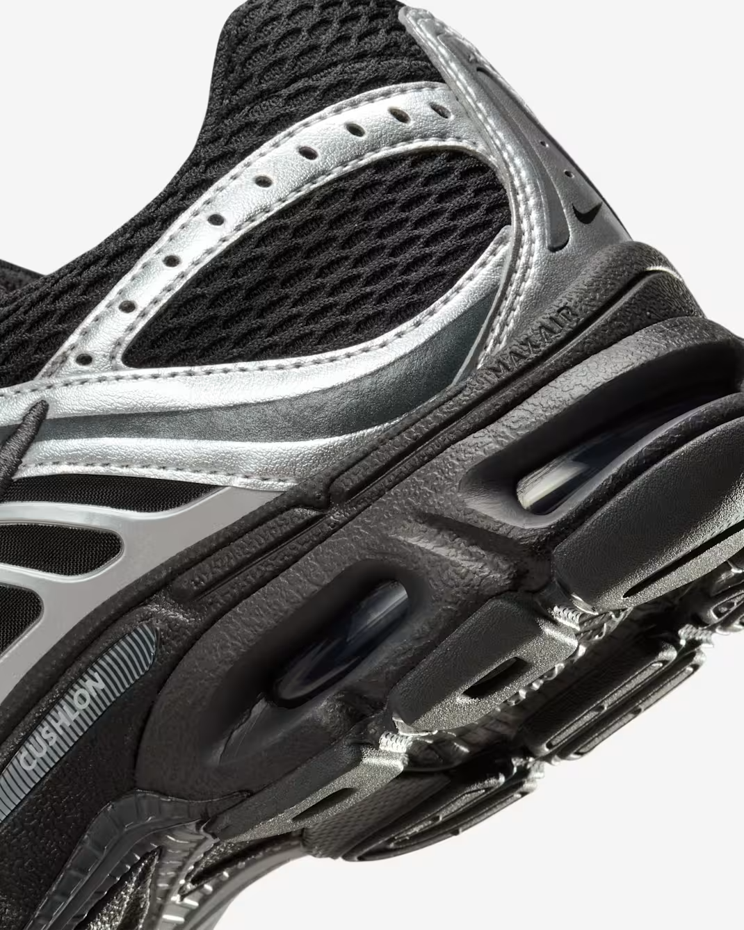 W NIKE AIR MAX MOTO 2K BLACK/METALLIC/SILVER