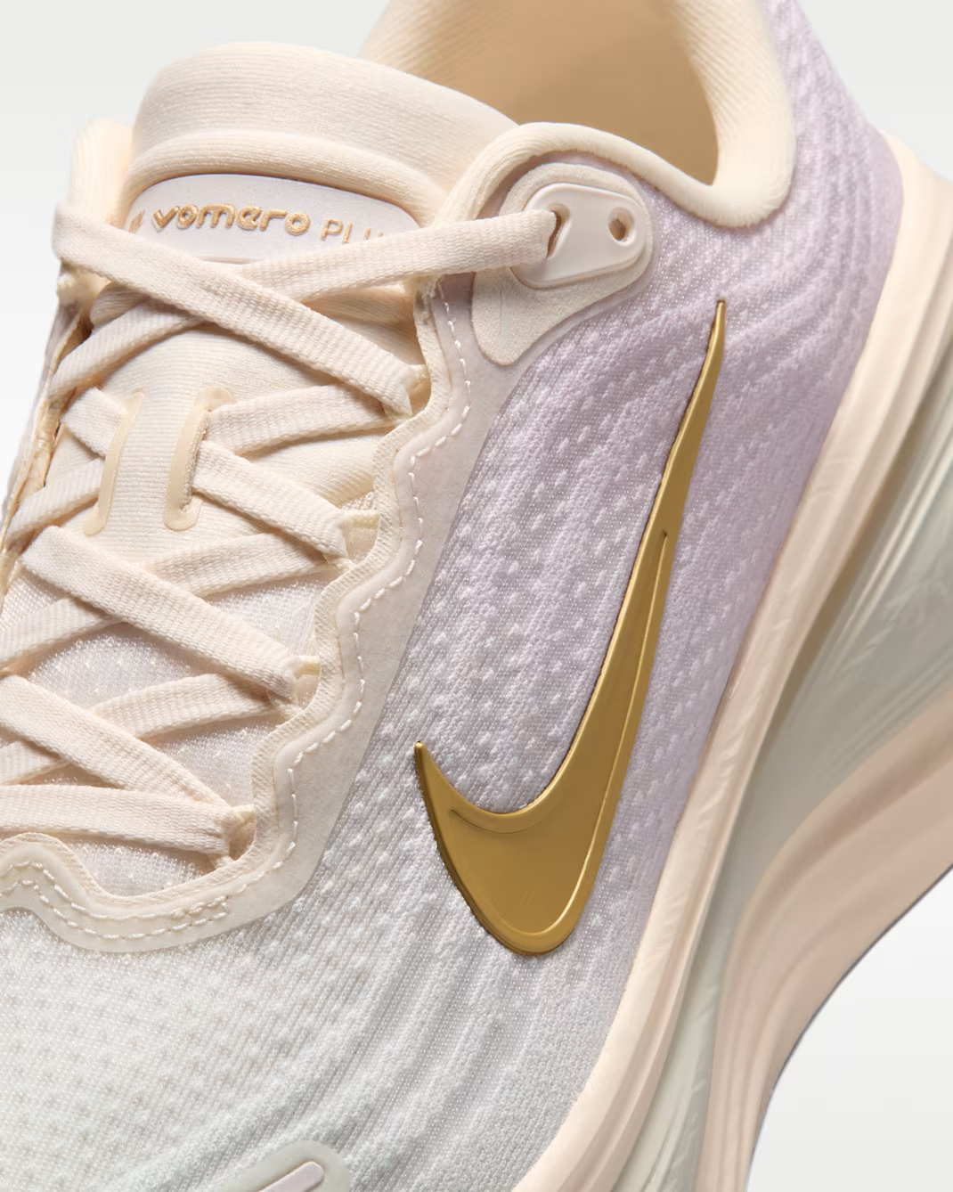 W NIKE VOMERO PLUS XWFW CHARLK/METALLIC/GOLD MUJER