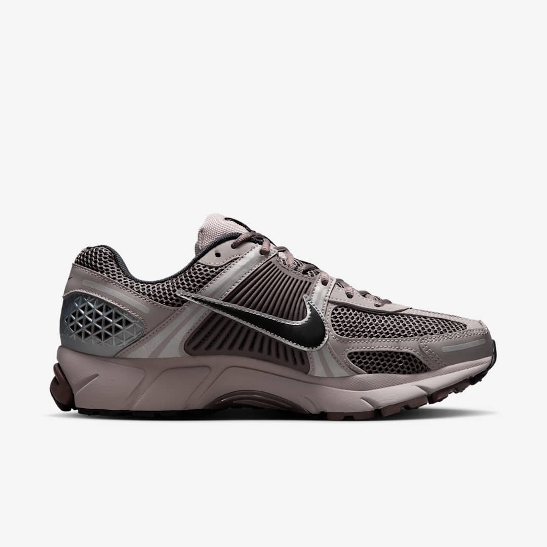 NIKE ZOOM VOMERO 5 COLLEGE/GREY/BLACK