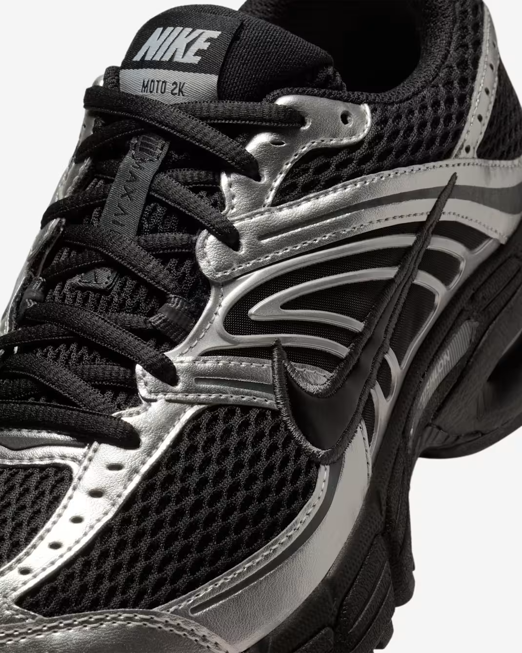 W NIKE AIR MAX MOTO 2K BLACK/METALLIC/SILVER