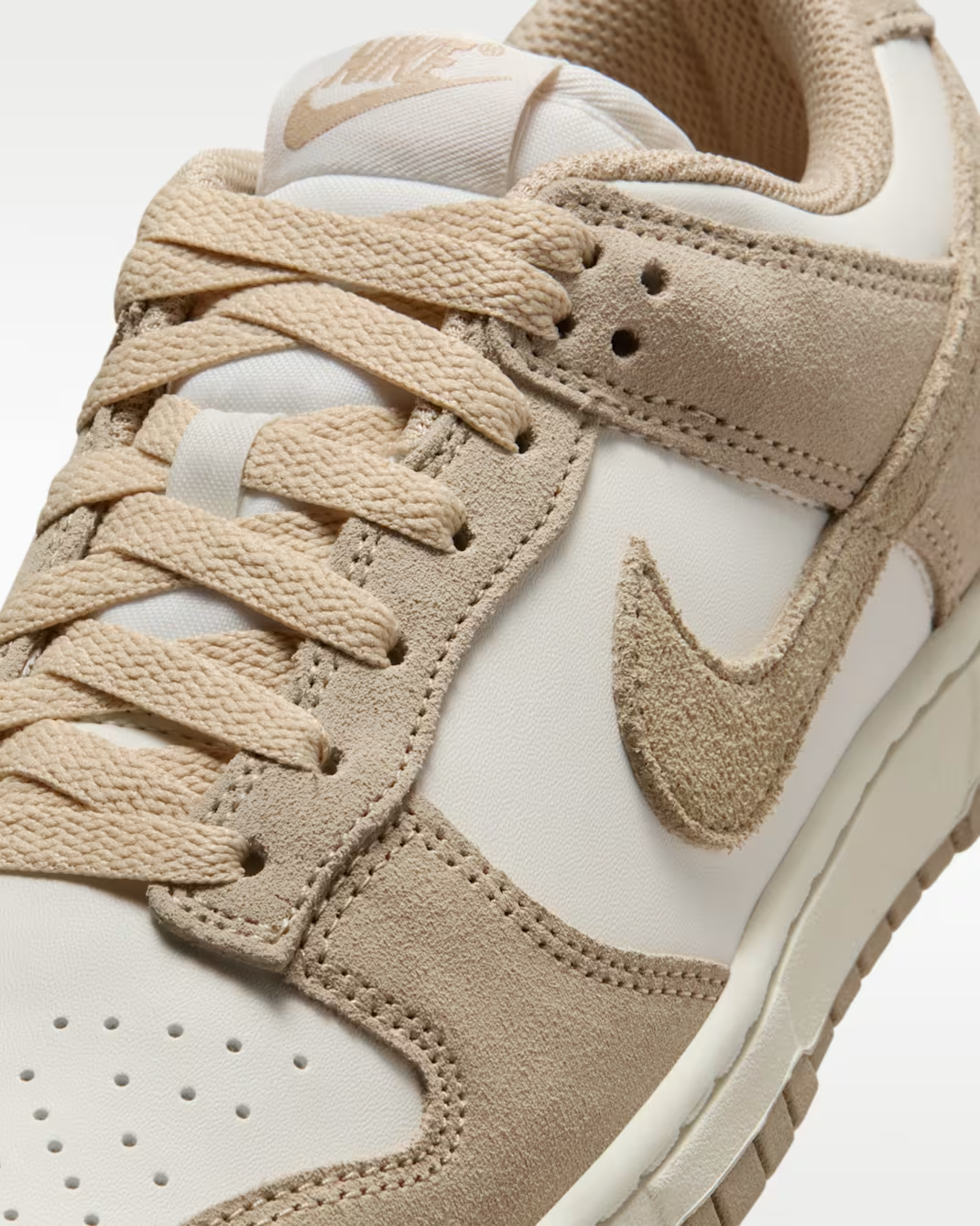 WMNS NIKE DUNK LOW SE SAIL/LINE/WHITE
