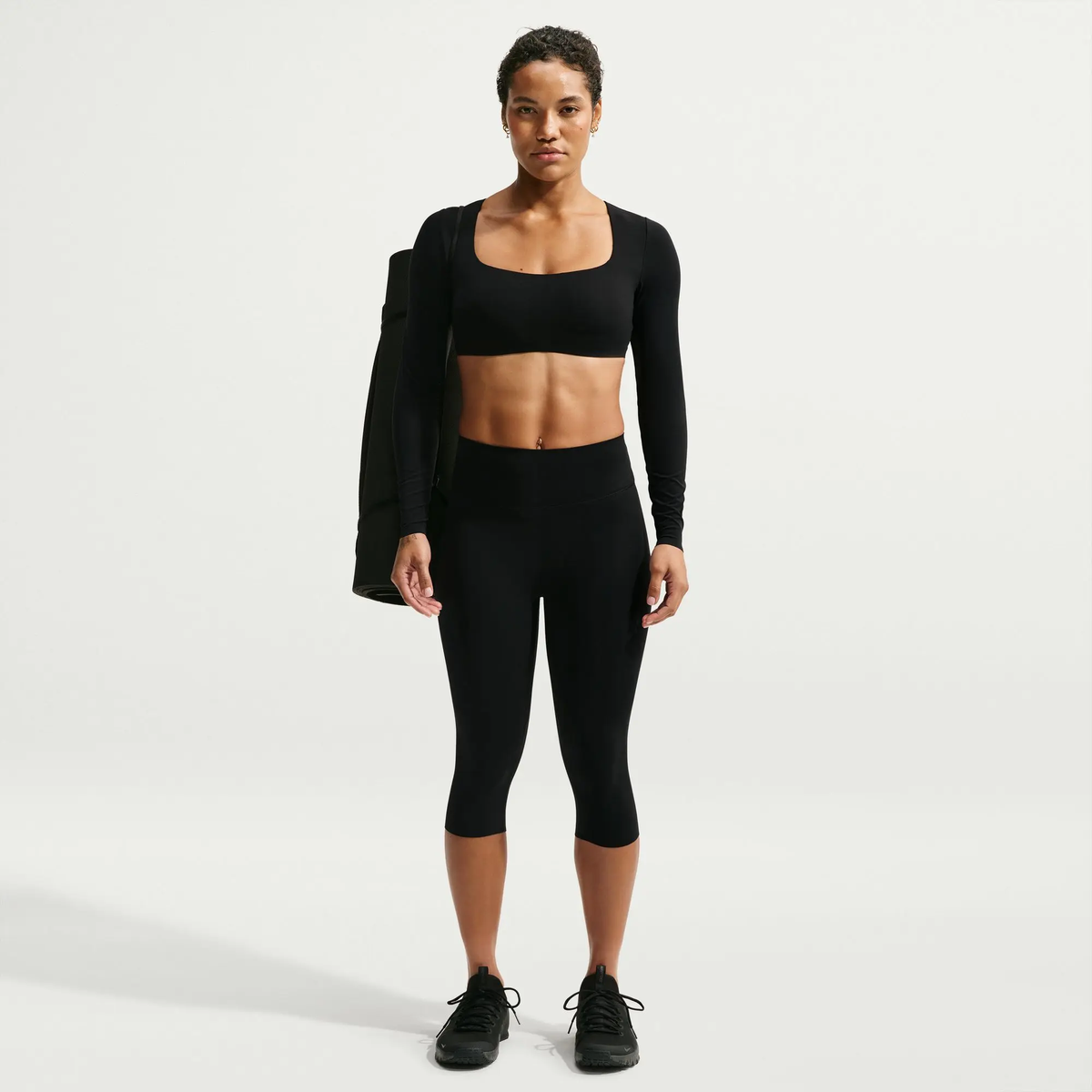 NIKE TOP DEPORTIVO ZENVY DRI-FIT LIGHT SUPPORT (BLACK) MUJER
