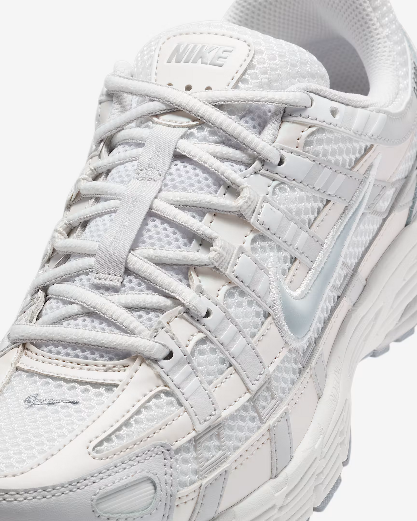 NIKE P-6000 SE SUMMIT WHITE/WOLF GREY-VST GRY