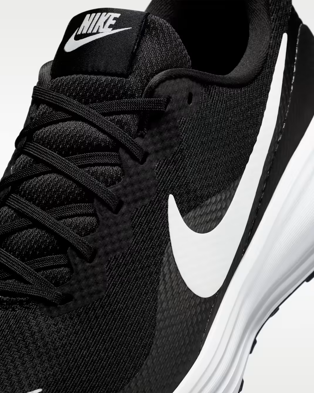 NIKE REVOLUTION 8 BLACK/WHITE