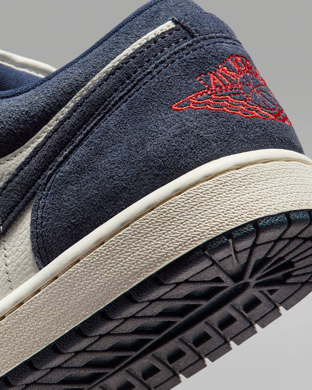 AIR JORDAN 1 LOW SE V2 NAVY/WHITE