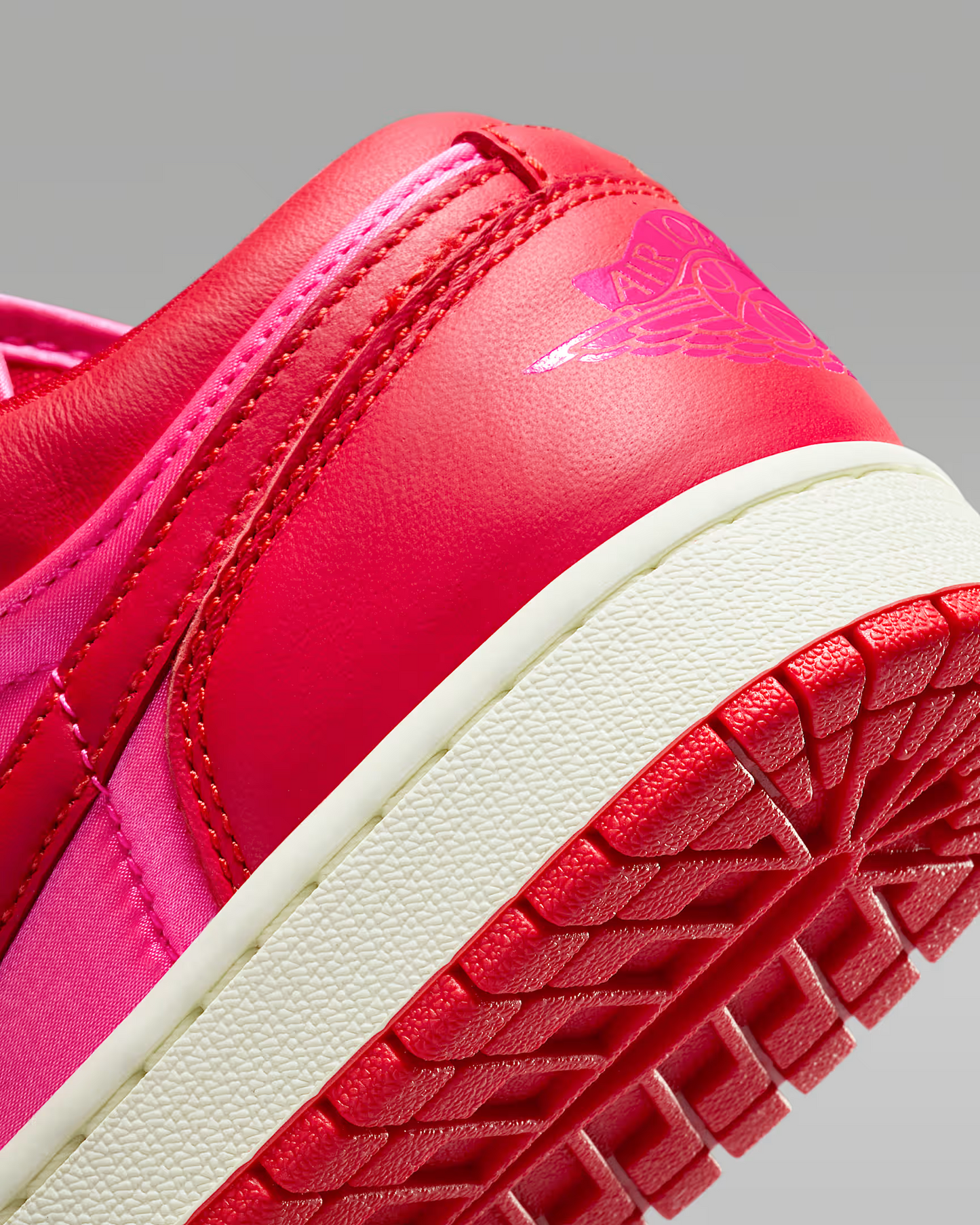 AIR JORDAN 1 LOW PINK/RED