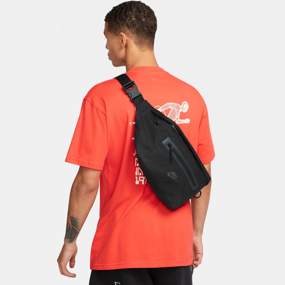 NIKE CANGURERA ELEMENTAL PREMIUM FANNY (8L) UNISEX