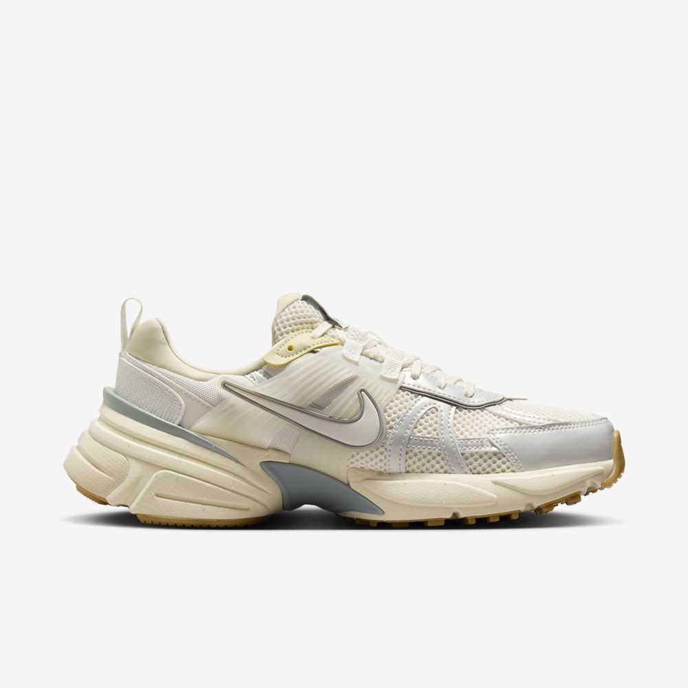 NIKE V2K RUN BIEGE/GREY