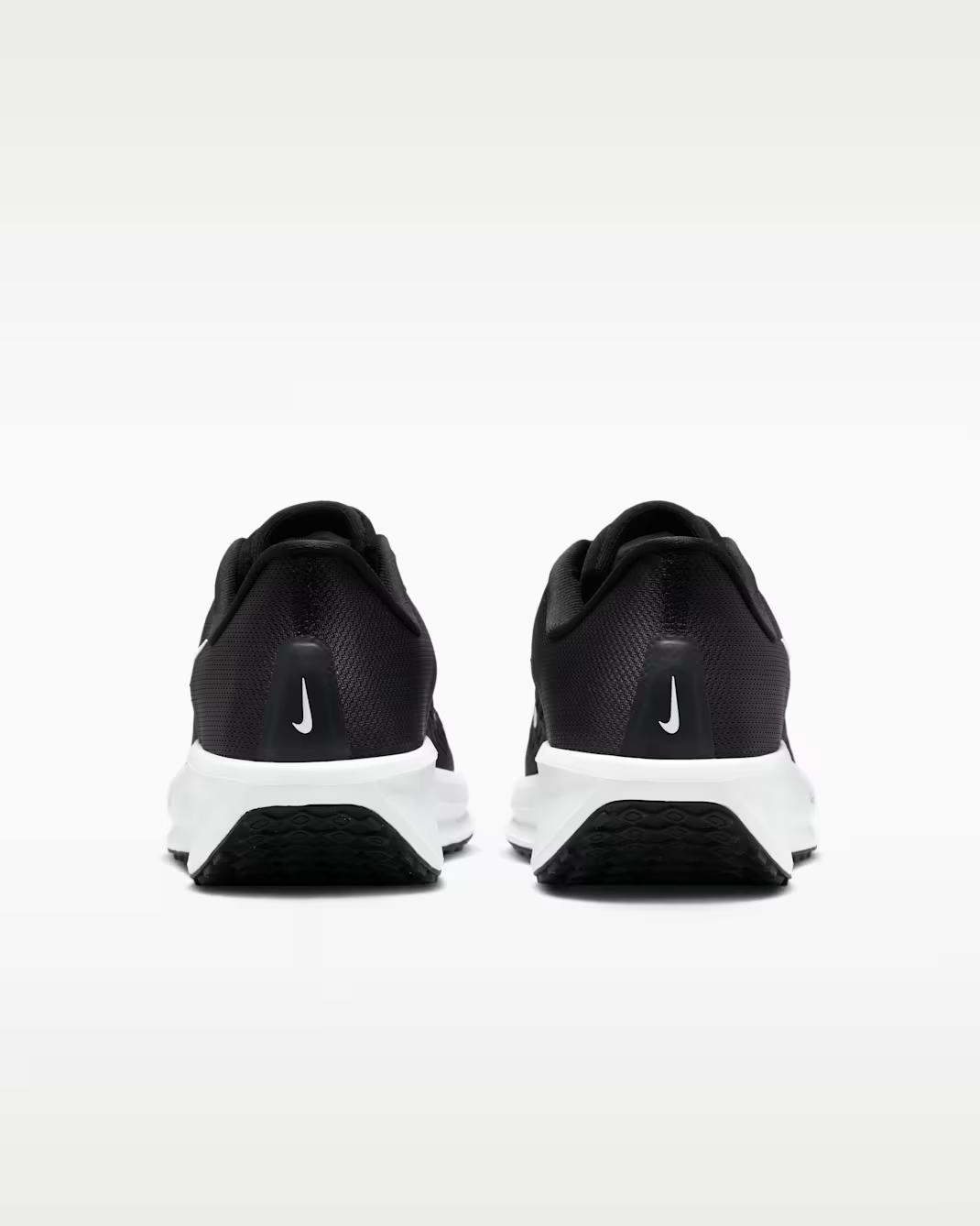 NIKE QUEST 6 BLACK/WHITE