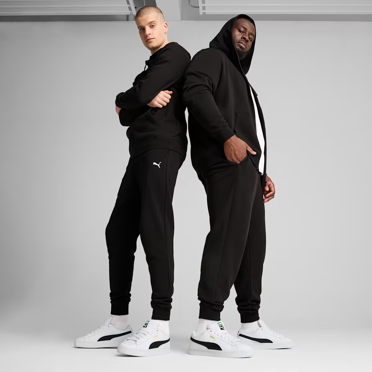 ESS PUMA LOGO SWEATPANTS TR CL BLACK
