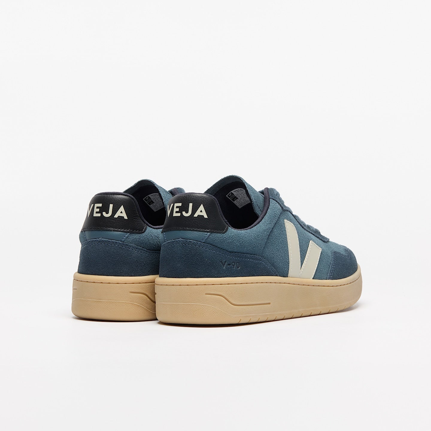 VEJA V-90 SUEDE CALIFORNIA PIERRE