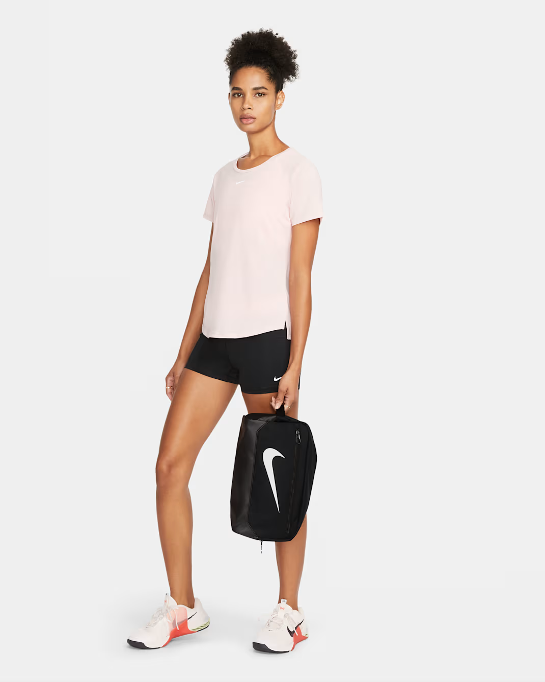 NIKE BOLSA DE ZAPATOS  BRASILIA 9.5 11L BLK/WHT