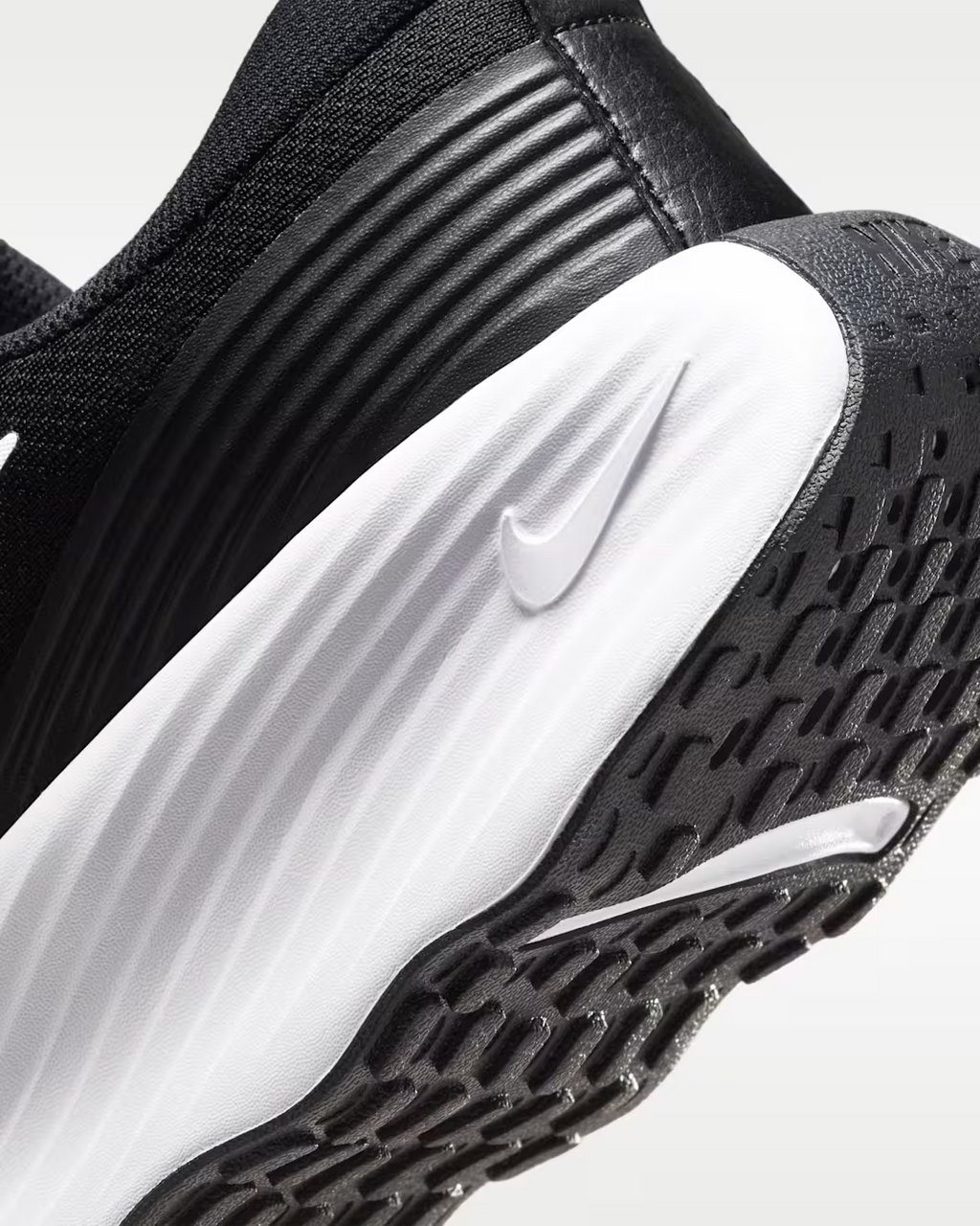 NIKE PROMINA TENIS DE CAMINATA PARA HOMBRE
