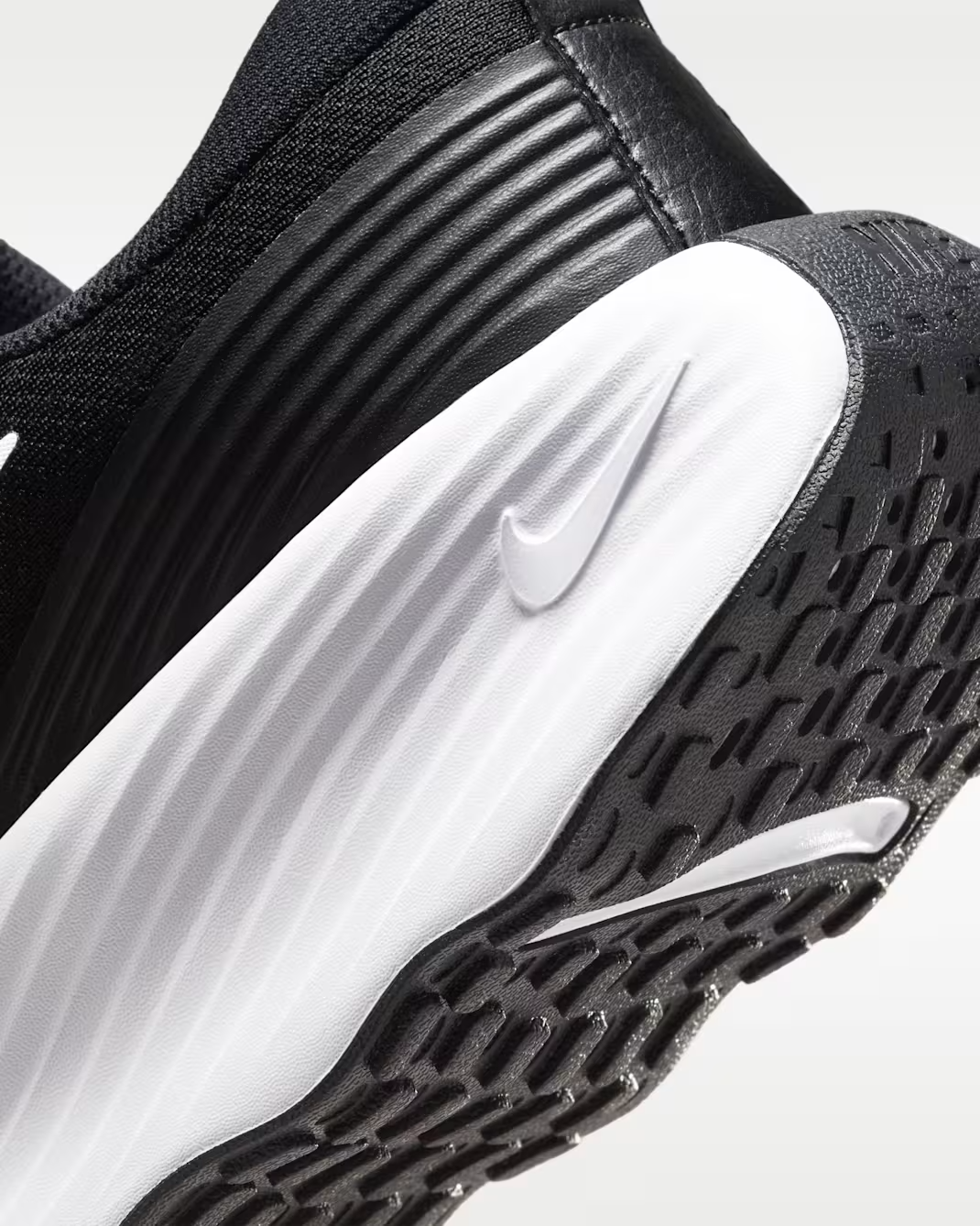 NIKE PROMINA TENIS DE CAMINATA PARA HOMBRE