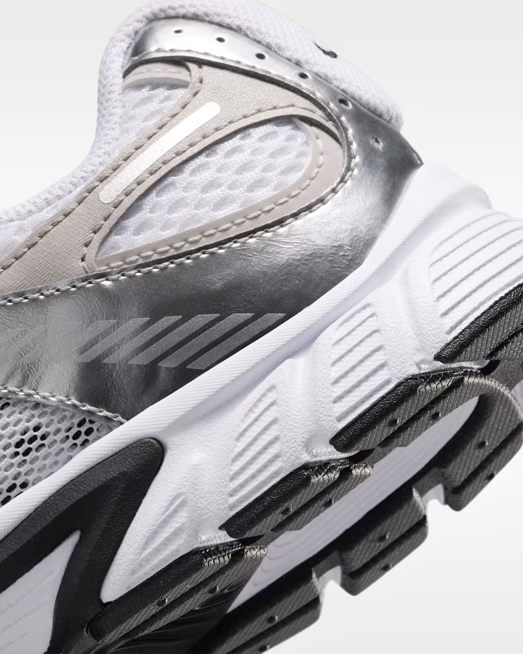 NIKE V5 RNR BG WHITE/BLACK/GREY