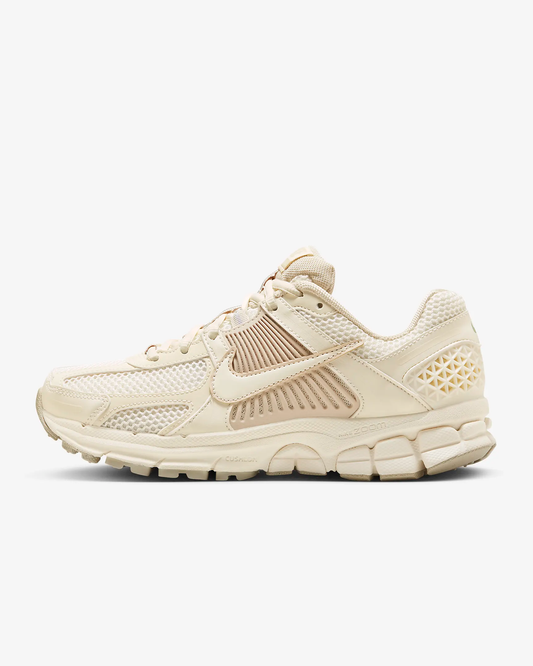 111 NIKE ZOOM VOMERO 5 WOMEN'S SHOES