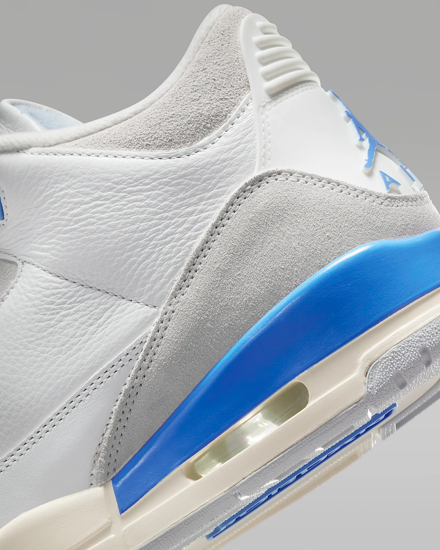 AIR JORDAN 3 RETRO "LUCKY SHORTS" TENIS PARA HOMBRE