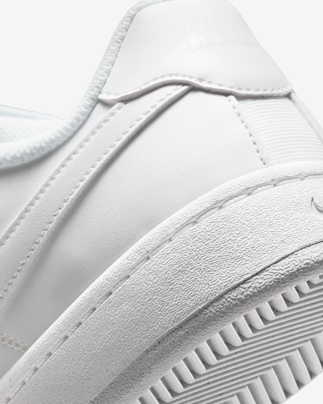 NIKE COURT ROYALE 2 NEXT NATURE "TRIPLE WHITE"