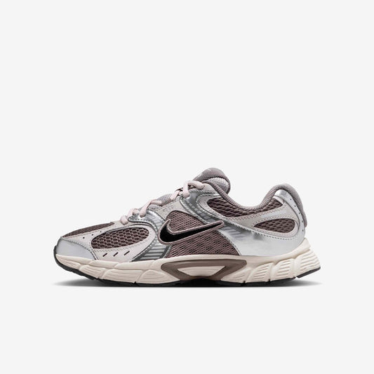 NIKE V5 RNR BG CAVE STONE/BLK/GREY