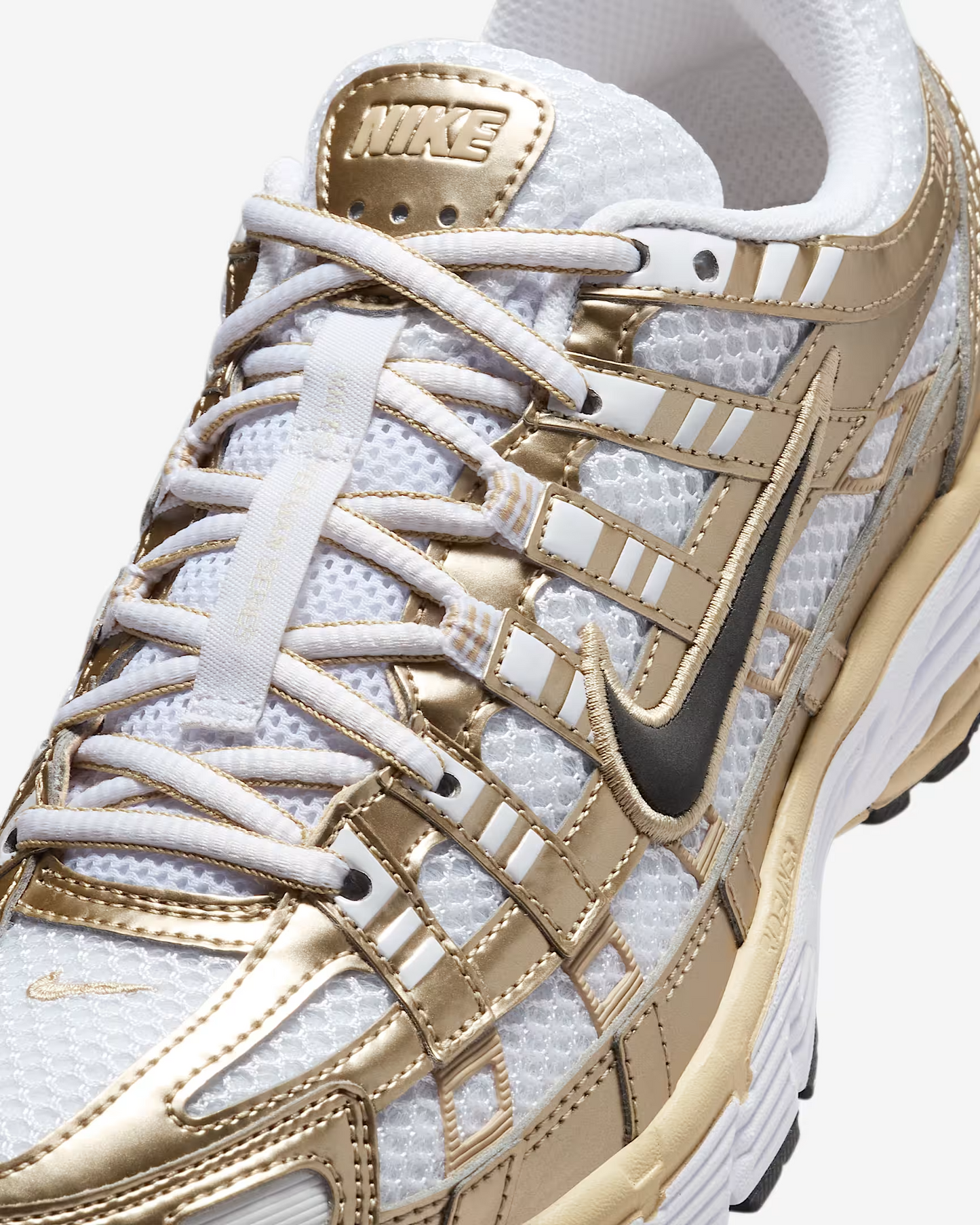 W NIKE P-6000 GLD WHITE/GOLD