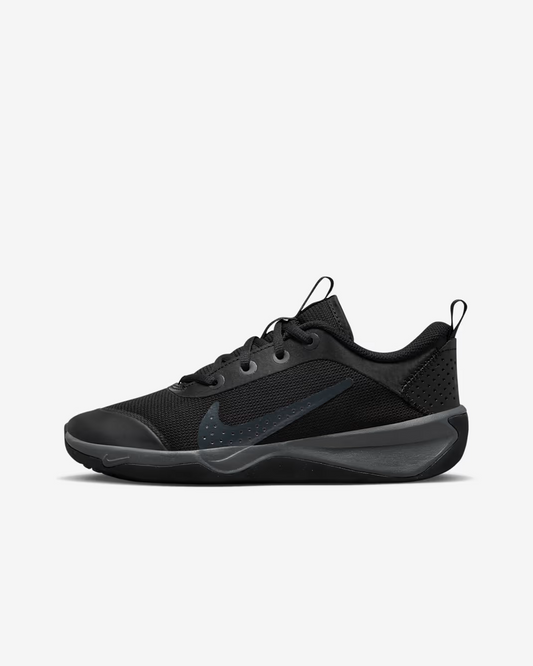 NIKE OMNI MULTI-COURT GS BLACK