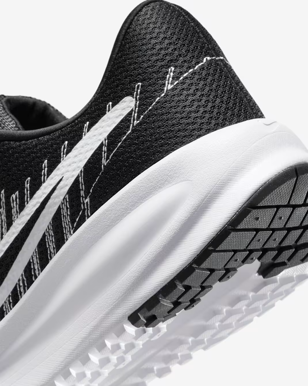 NIKE RUN DEFY BLACK/WHITE