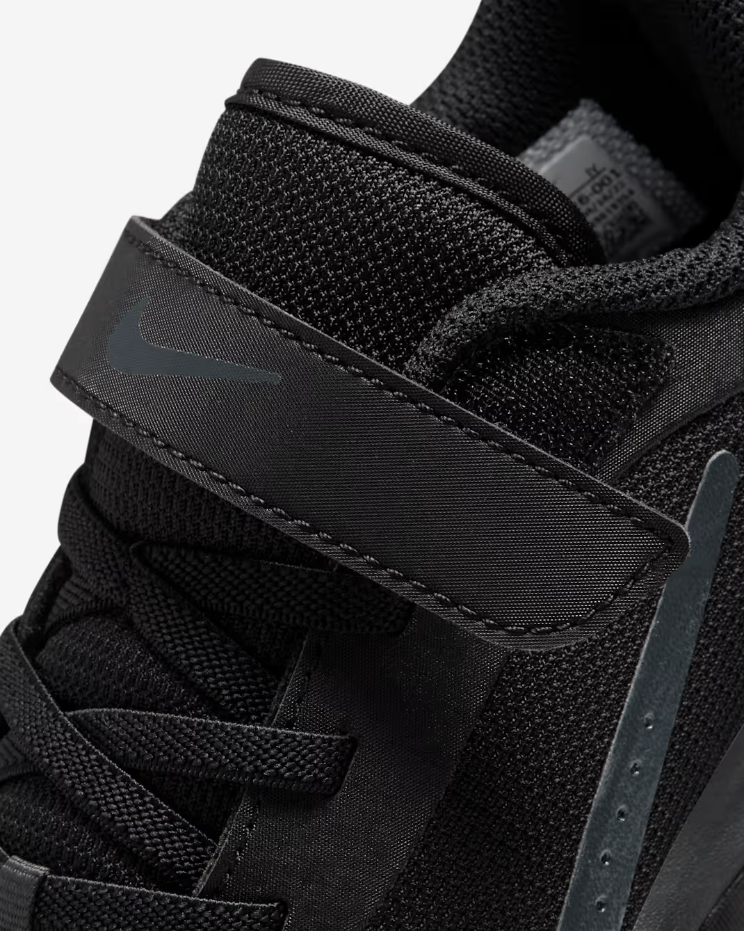 NIKE OMNI MULTI-COURT GS BLACK