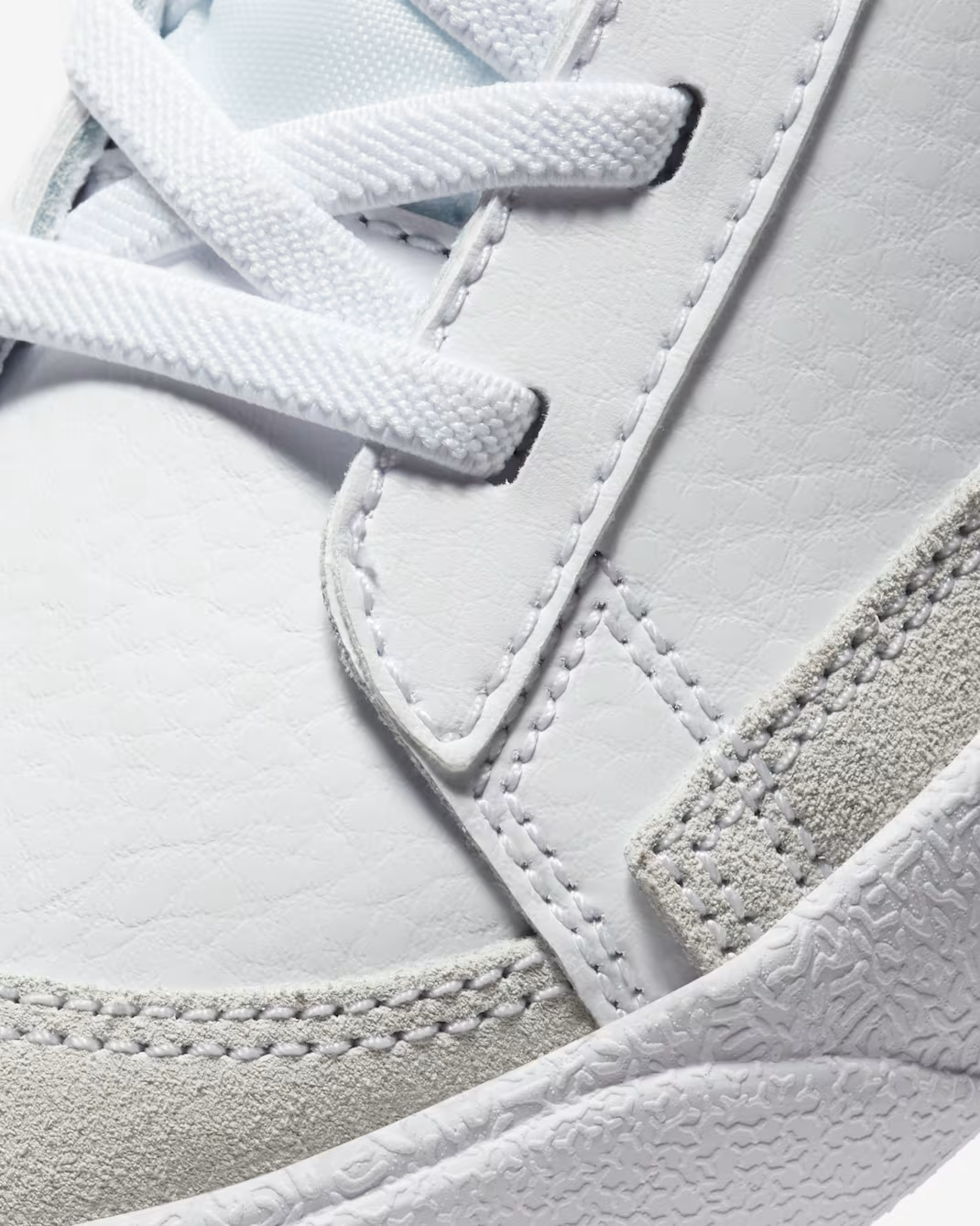 BLAZER MID WHITE/BLACK DA4087-100 # 1 PRE-ESCOLAR UNISEX