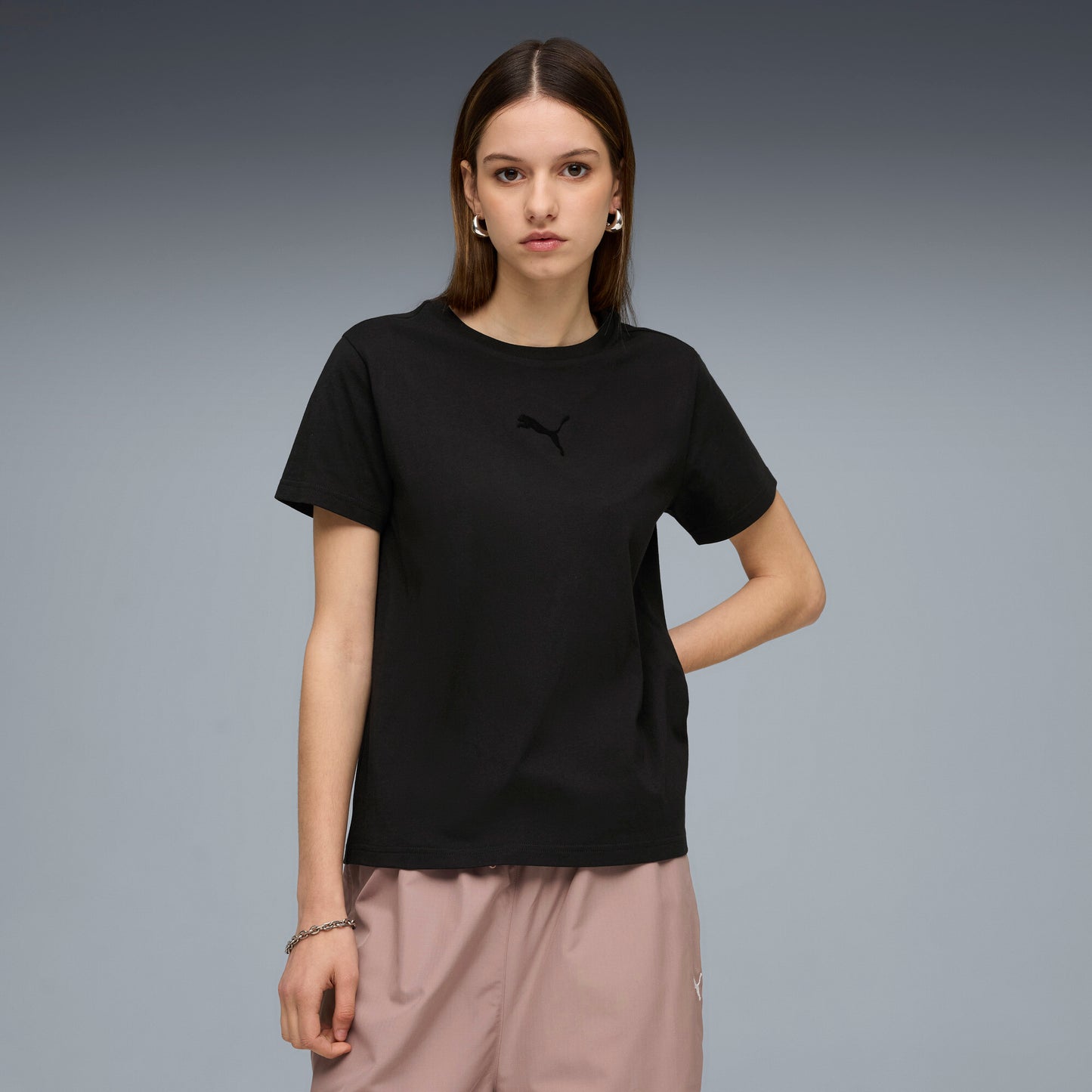 ESS ELEVATED COMFORT LOGO TEE BLACK