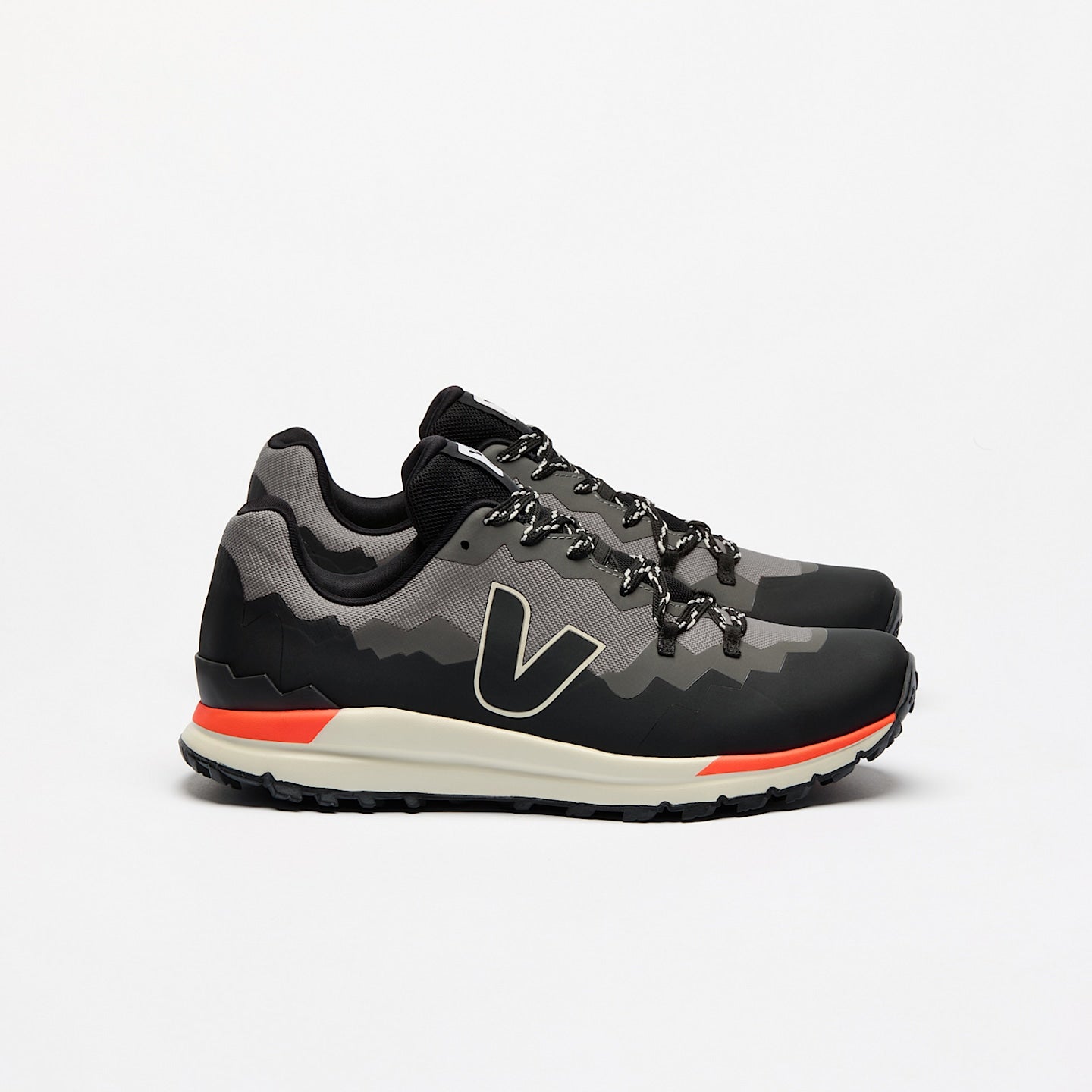 VEJA FITZ ROY TREK-SHELL BASALTE BLACK