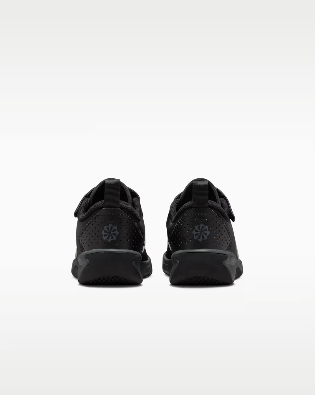 NIKE OMNI MULTI-COURT PS - BLACK/ANTHRACITE NIÑO PRE-ESCOLAR