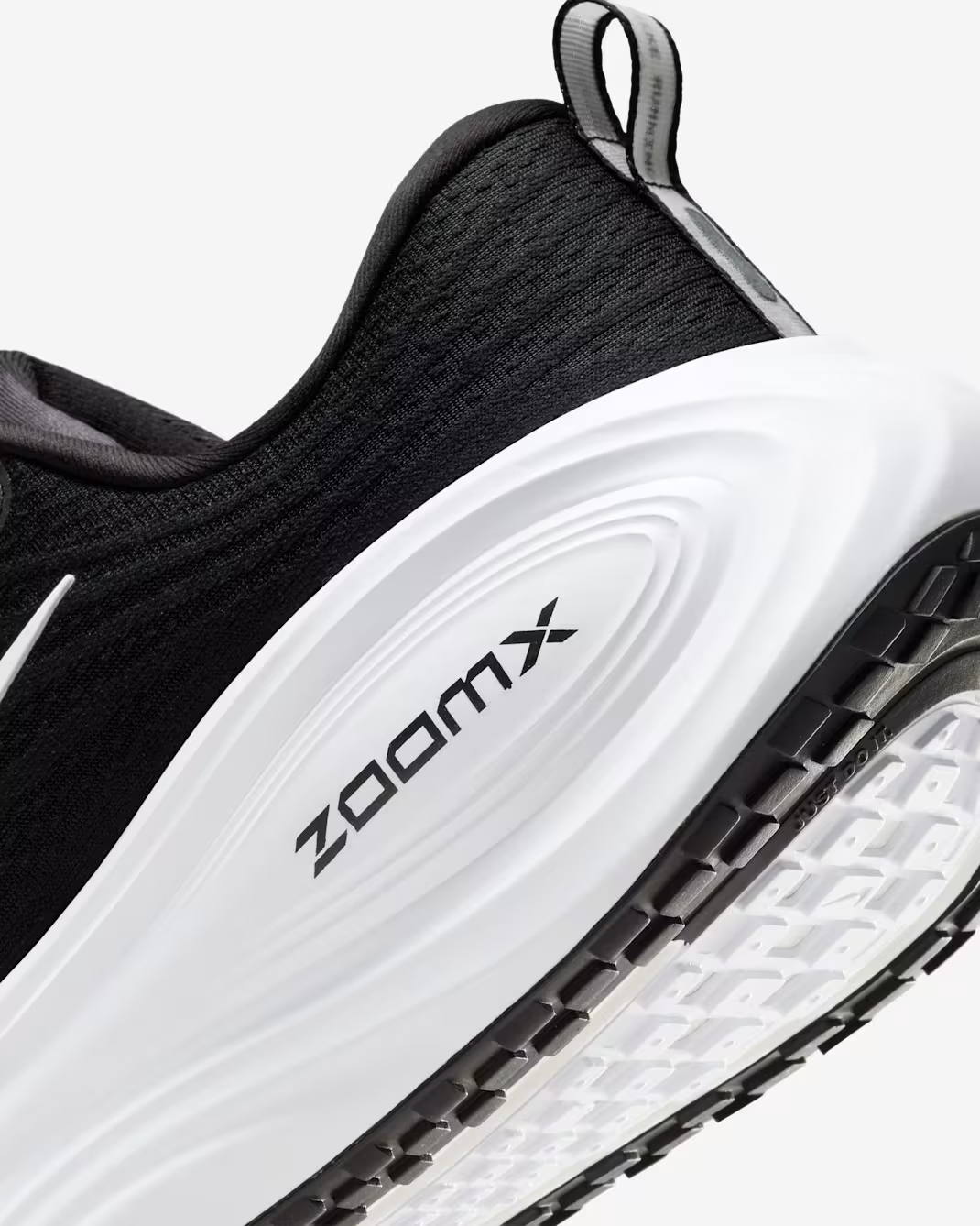 NIKE VOMERO PLUS BLACK/WHITE