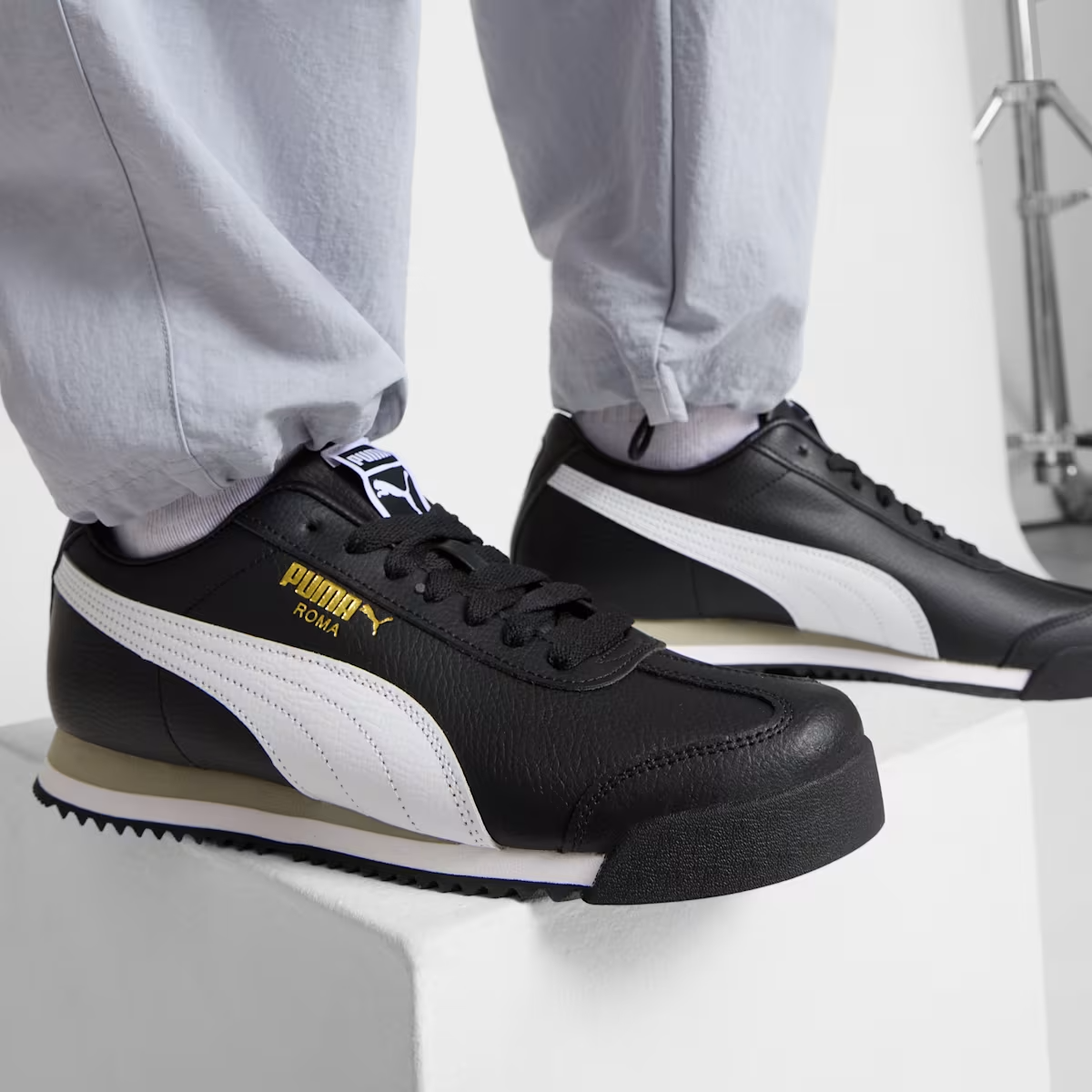 ROMA 24 STANDARD BLACK/WHITE