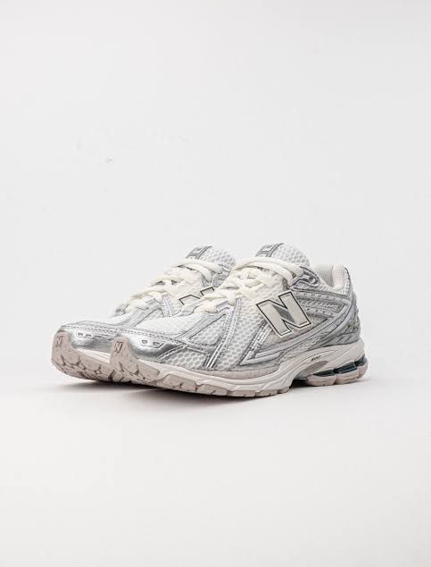 NEW BALANCE 1906R SILVER-METALLIC-SEA SALT HOMBRE