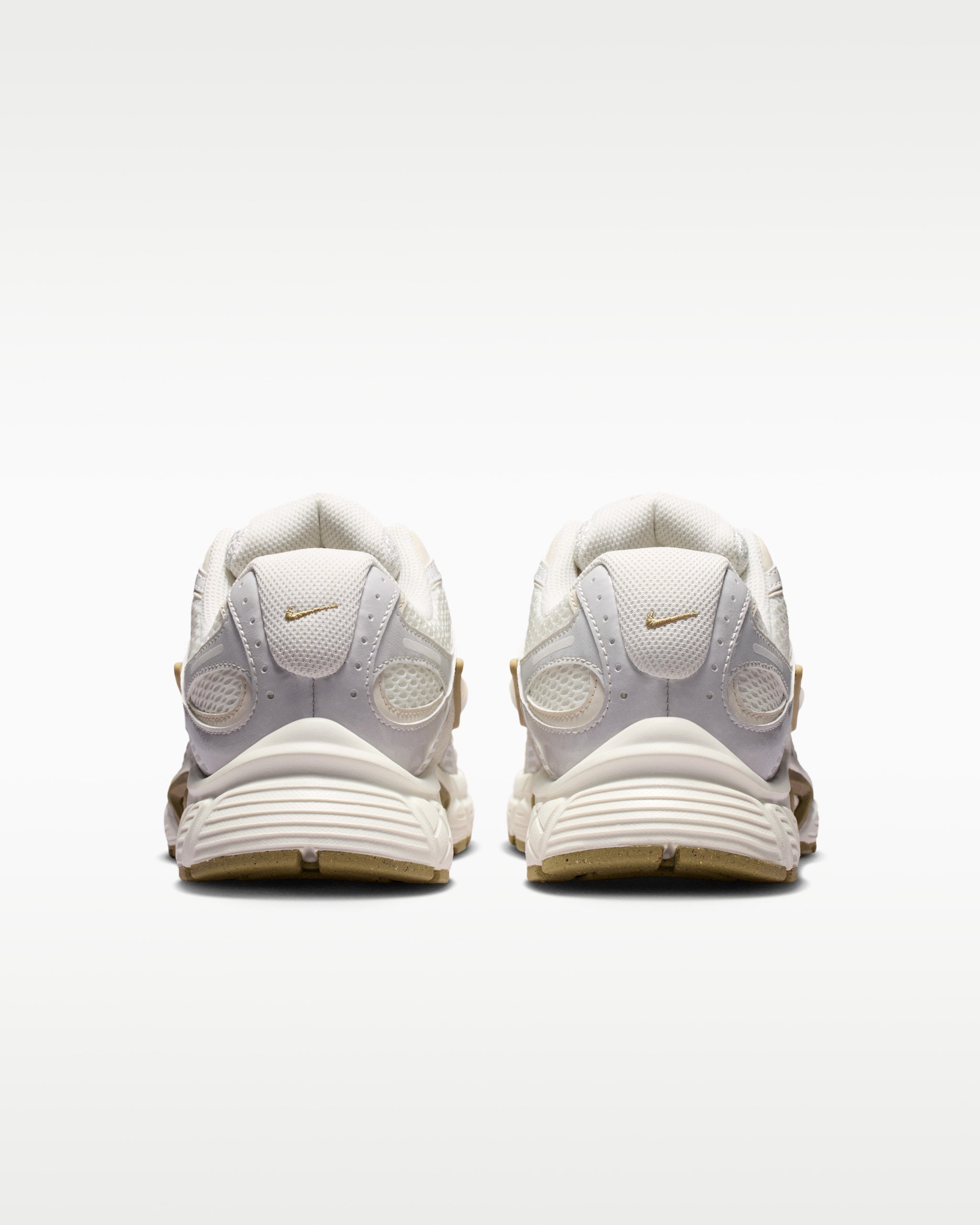 W NIKE V5 RNR BEIGE