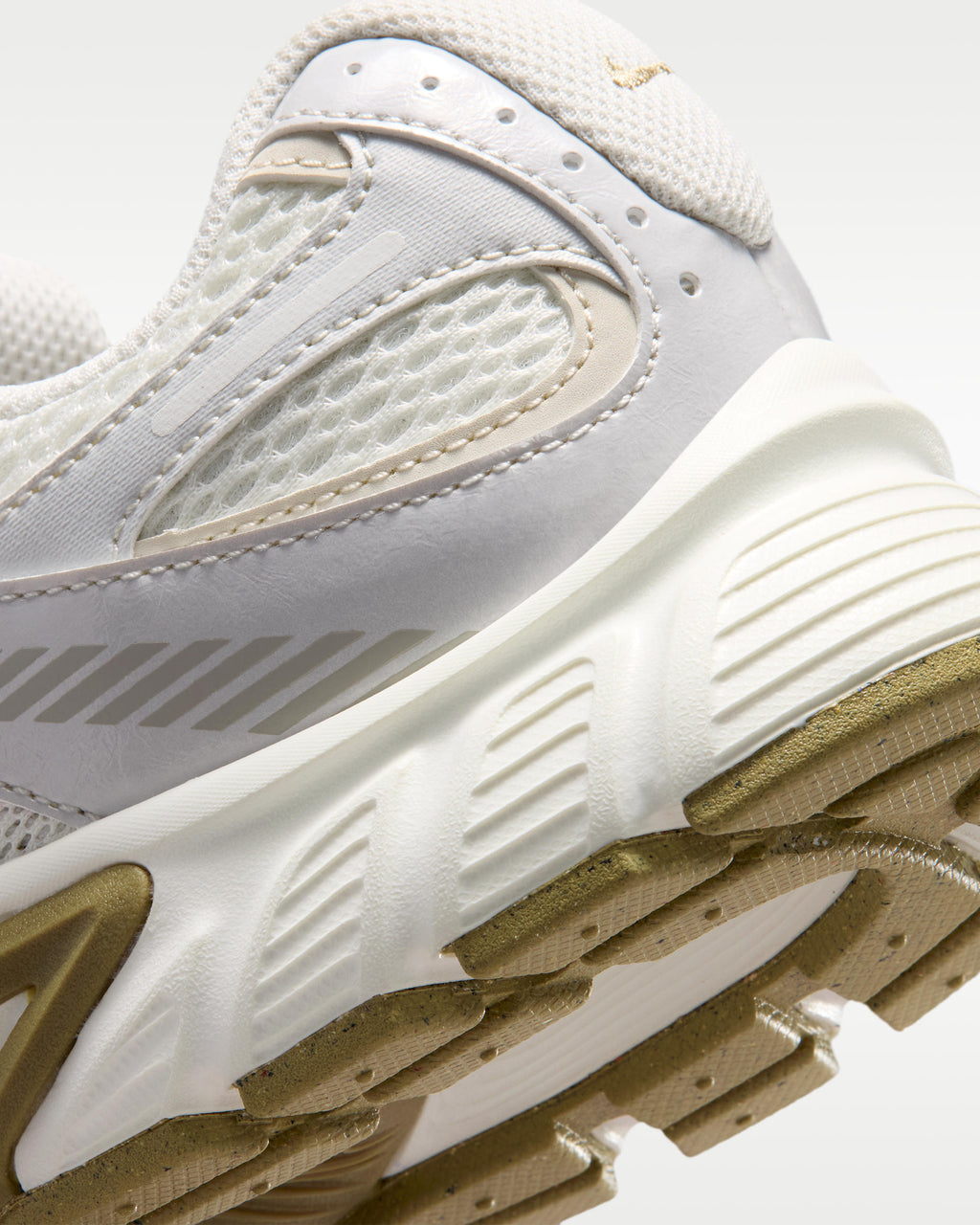W NIKE V5 RNR BEIGE