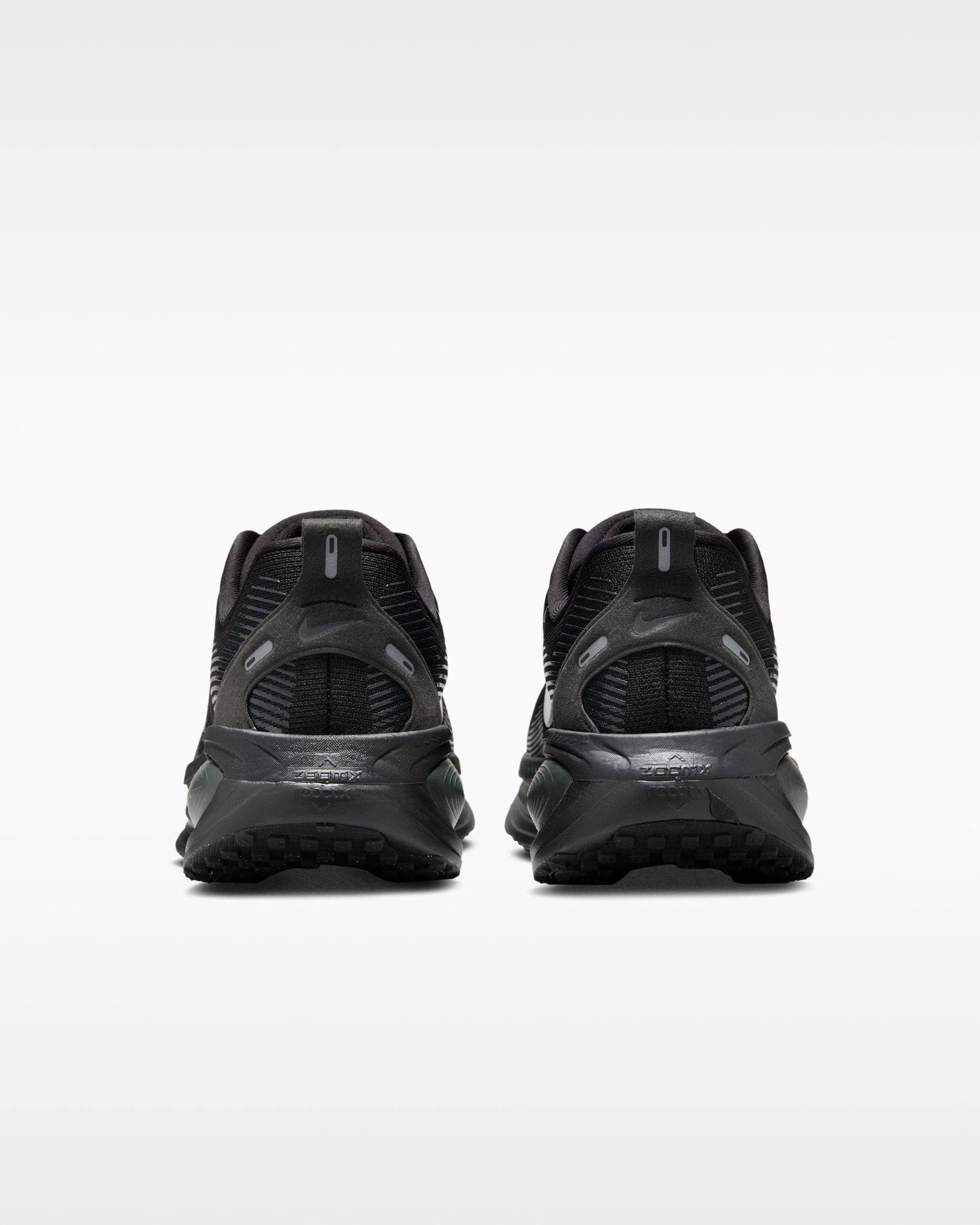 NIKE VOMERO 18 BLACK